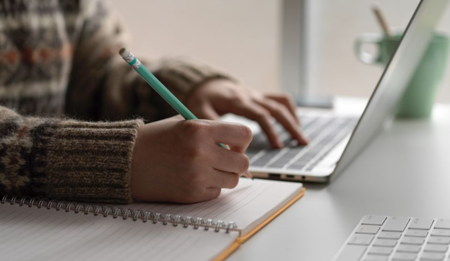 Understanding the Impact of Online Learning: Benefits and Challenges